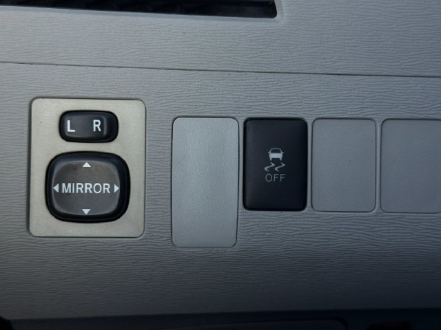 Used 2012 Toyota Sienna LE FWD image 31