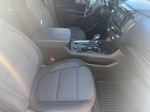 Used 2023 Chevrolet Traverse LT image 30