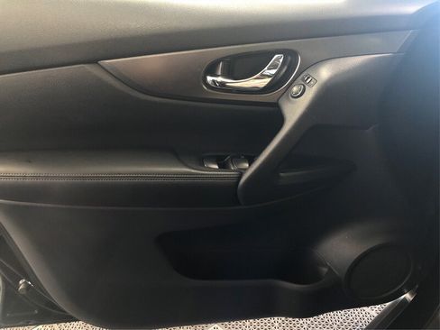 Used 2015 Nissan Rogue SV AWD/4WD image 17