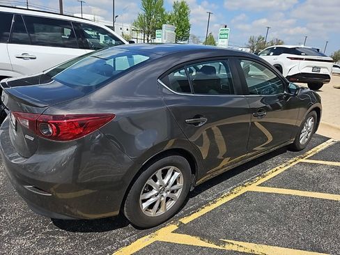 Used 2014 MAZDA MAZDA3 i Touring FWD image 3