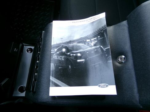 Used 2021 Ford Explorer 4WD Police Interceptor image 27