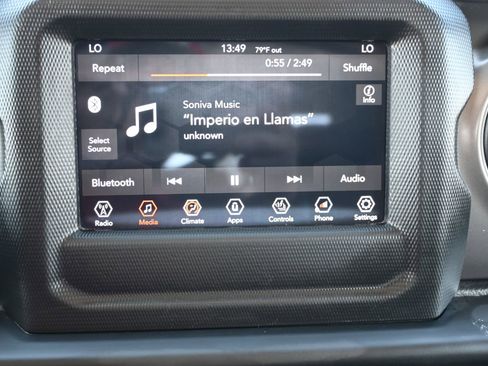 Used 2022 Jeep Gladiator Willys image 12