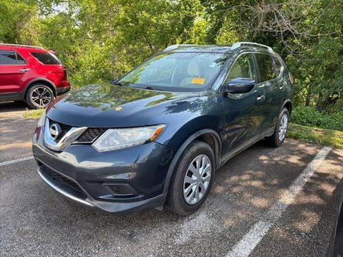 Used 2016 Nissan Rogue S w/ Appearance Package AWD/4WD image 2