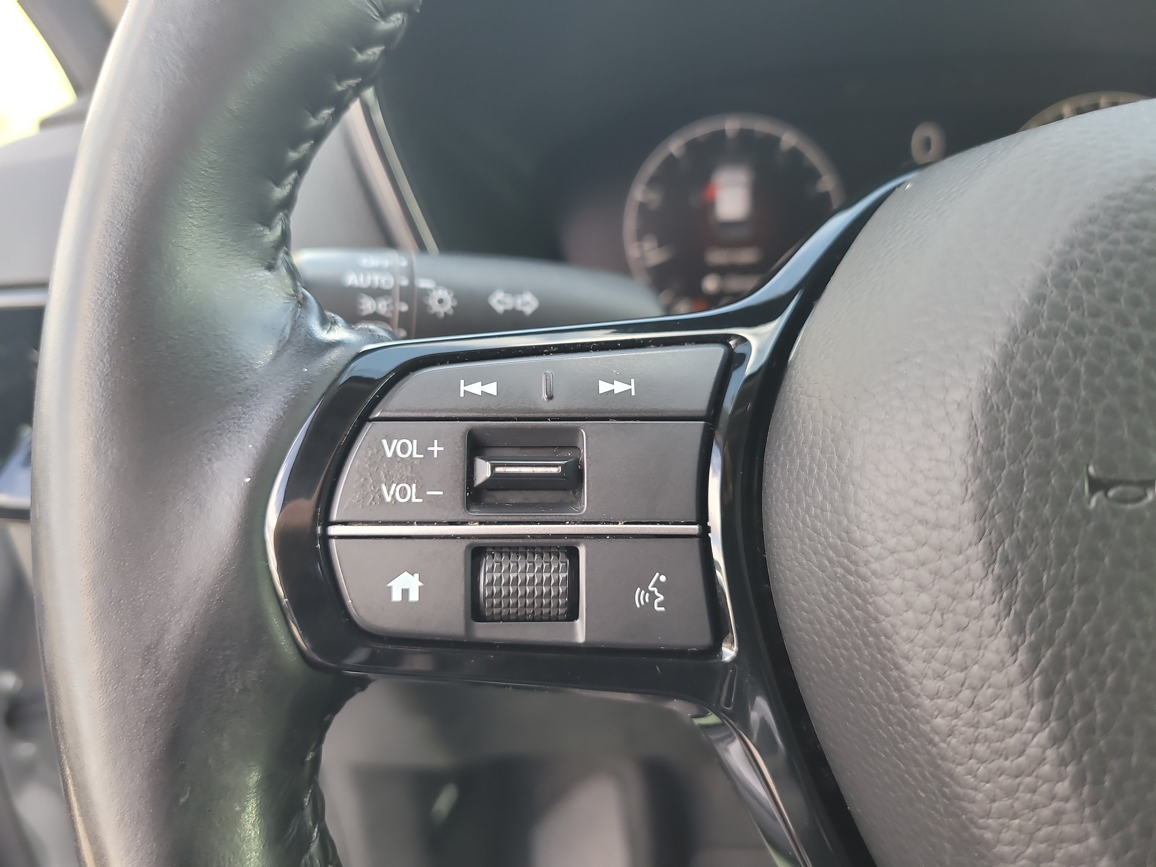 Used 2025 Honda CR-V EX-L image 28