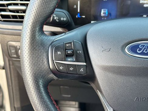 Used 2023 Ford Escape ST-Line AWD/4WD image 32