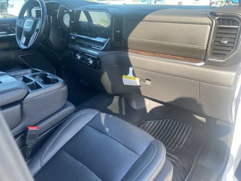 Used 2024 GMC Sierra 1500 SLT AWD/4WD image 29