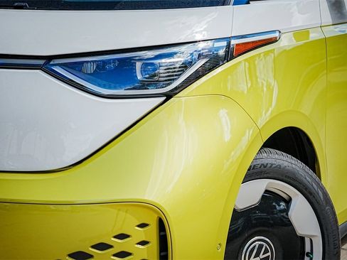 New 2025 Volkswagen ID. Buzz Pro S Plus image 3