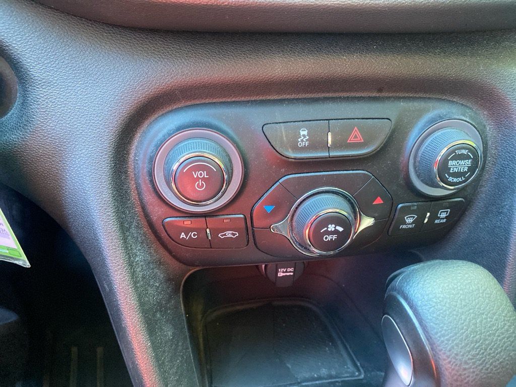 Used 2013 Dodge Dart SXT FWD image 15