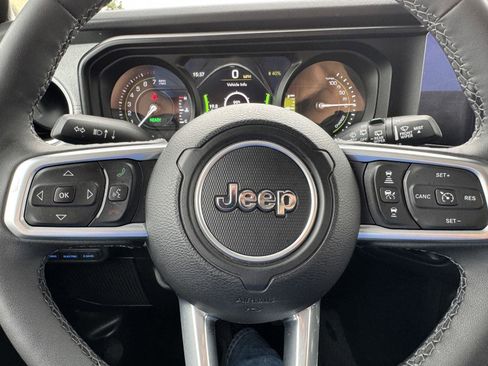 Certified 2025 Jeep Wrangler Unlimited Sahara AWD/4WD image 24
