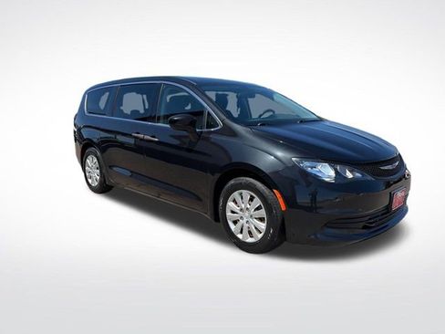 Used 2019 Chrysler Pacifica L FWD image 9