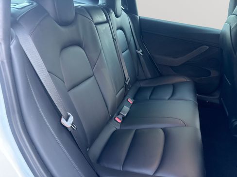 Used 2022 Tesla Model 3 Long Range AWD/4WD image 27