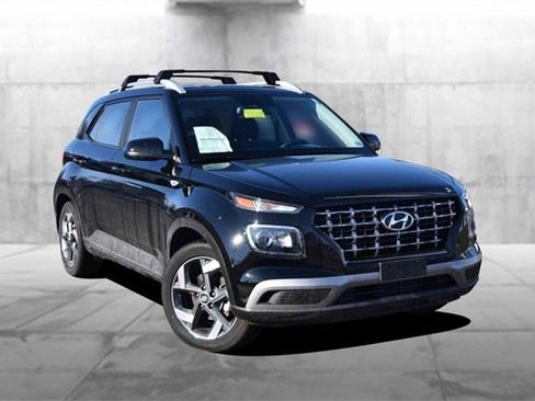 Used 2024 Hyundai Venue SEL image 2