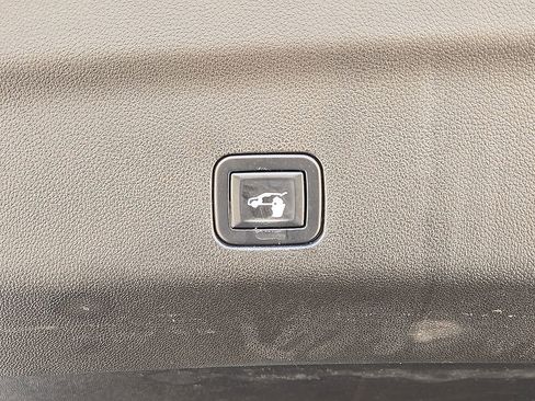 Used 2021 Cadillac Escalade ESV Sport Platinum image 12