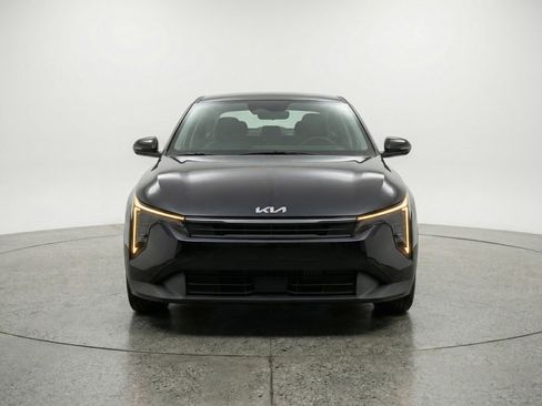 Used 2025 Kia K4 FWD image 2