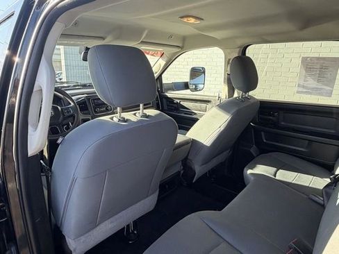 Used 2018 RAM 2500 Tradesman w/ Chrome Appearance Group image 26