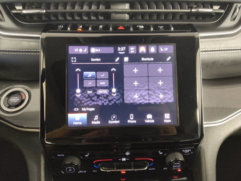 Used 2023 Jeep Grand Cherokee Laredo w/ Luxury Tech Group I AWD/4WD image 25