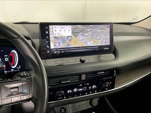 Used 2024 Nissan Rogue Platinum w/ Platinum Premium Package image 9