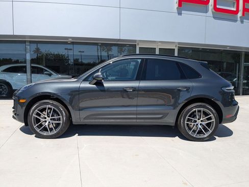 Certified 2025 Porsche Macan image 2