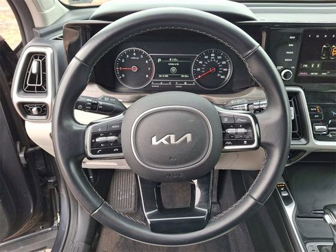 Used 2022 Kia Sorento EX image 22