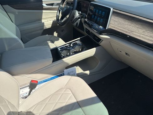 New 2026 Volkswagen Atlas SEL Premium R-Line image 28