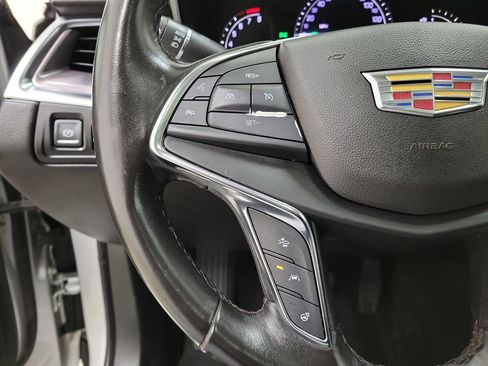 Used 2019 Cadillac XT5 Luxury w/ LPO, Radiant Package image 23