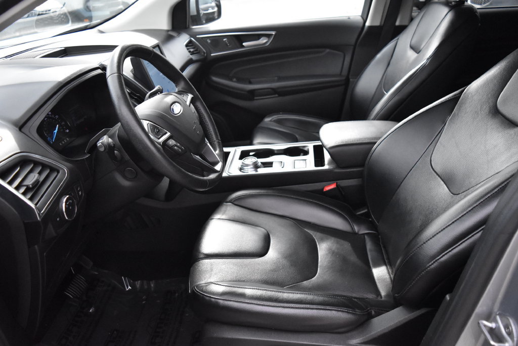 Used 2022 Ford Edge Titanium w/ Equipment Group 301A AWD/4WD image 9