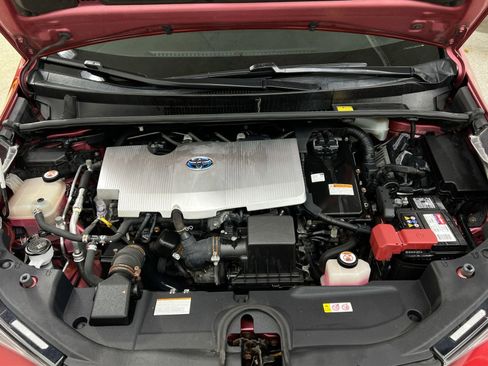 Used 2017 Toyota Prius Two image 32