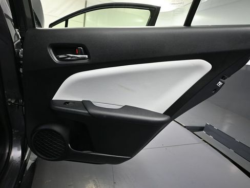 Used 2022 Toyota Prius LE FWD image 40