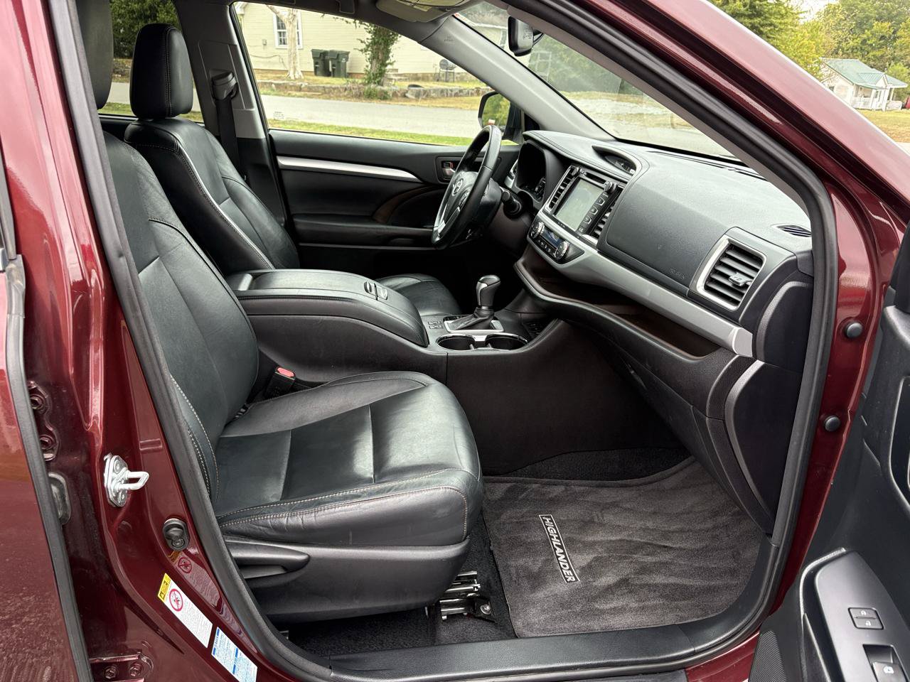 Used 2016 Toyota Highlander XLE AWD/4WD image 19