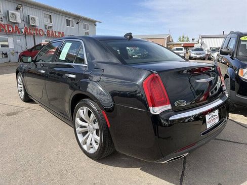 Used 2020 Chrysler 300 Limited RWD image 4