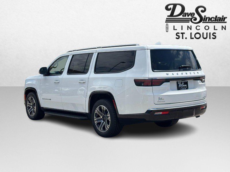 Used 2023 Jeep Wagoneer L Series II AWD/4WD image 5