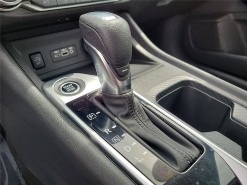Used 2024 Nissan Sentra SV FWD image 28