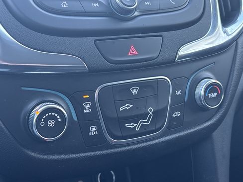 Used 2020 Chevrolet Equinox LT image 19