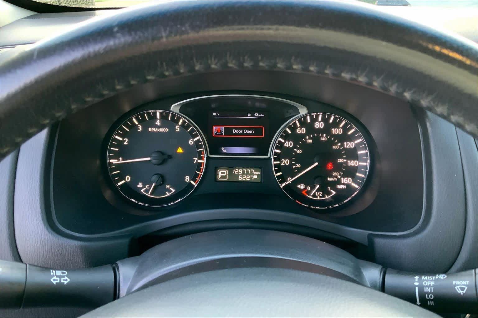 Used 2015 Nissan Pathfinder Platinum w/ Cargo Package FWD image 25