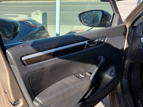 Used 2017 Volkswagen Passat 1.8T SEL Premium image 10