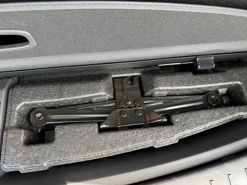Certified 2024 Hyundai Santa Fe Limited FWD image 27