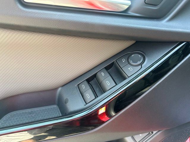 New 2027 Chevrolet Equinox LT w/ Convenience Package II FWD image 13