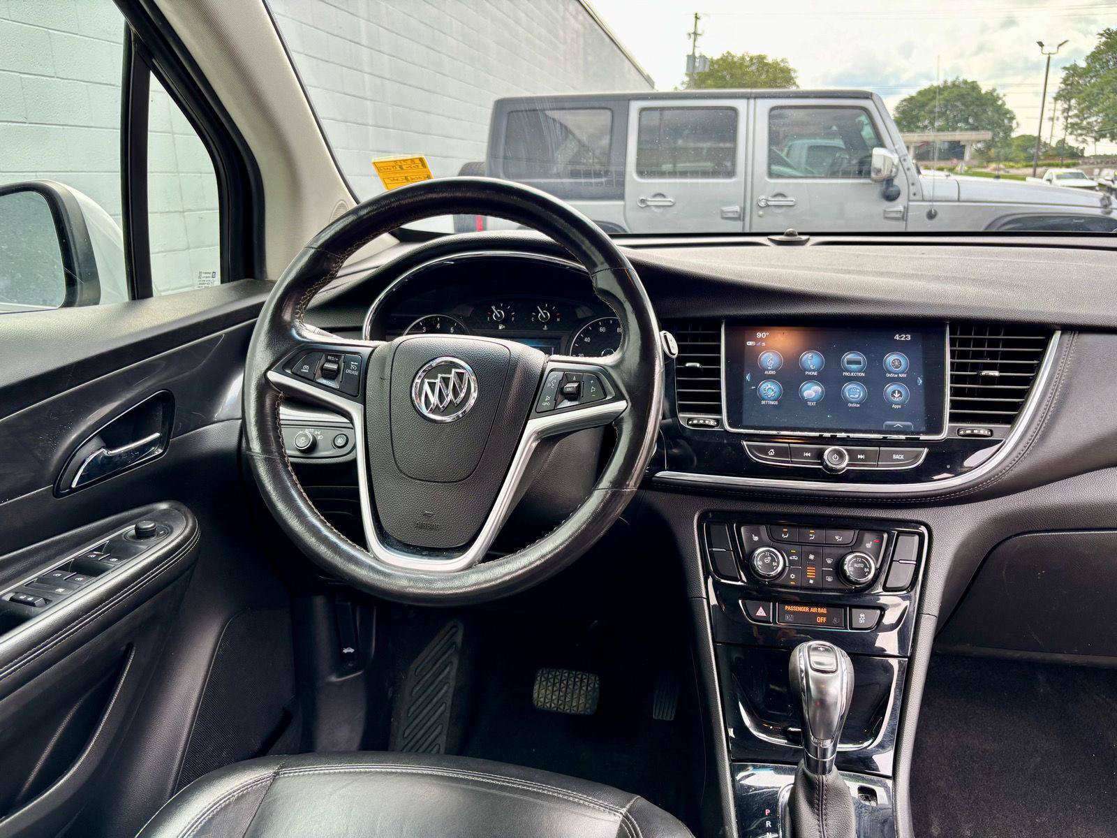 Used 2020 Buick Encore Essence AWD/4WD image 3