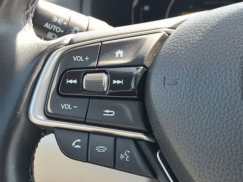 Certified 2018 Honda Accord EX-L image 17