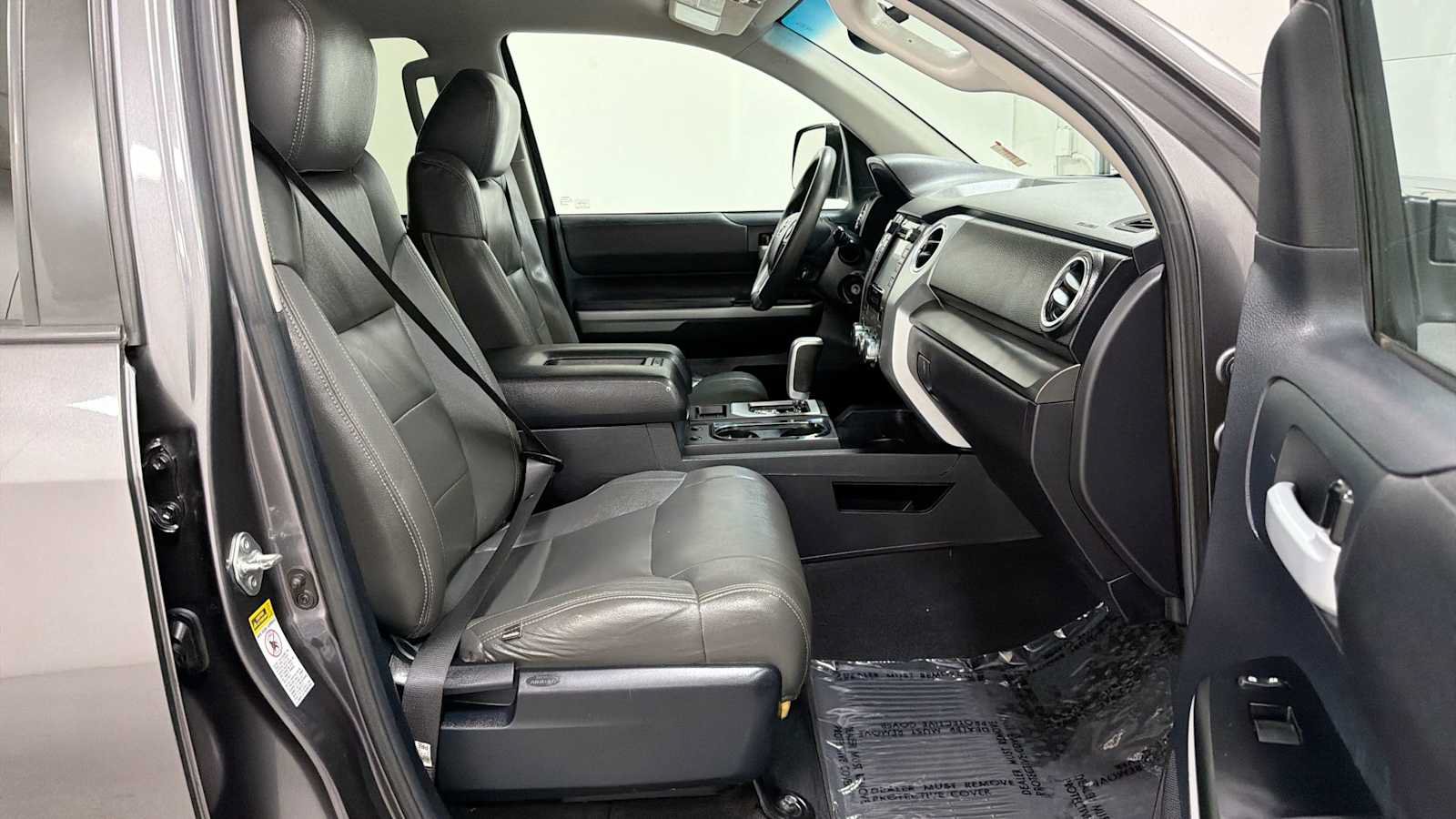 Used 2015 Toyota Tundra SR5 w/ SR5 Upgrade Package AWD/4WD image 28