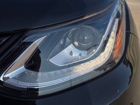 Used 2020 Chevrolet Bolt LT FWD image 9