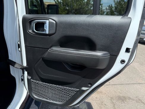 Used 2021 Jeep Wrangler Unlimited Sahara image 22