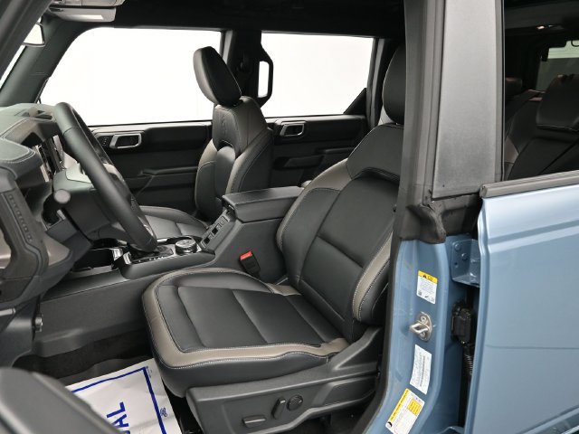 Used 2025 Ford Bronco Outer Banks AWD/4WD image 11