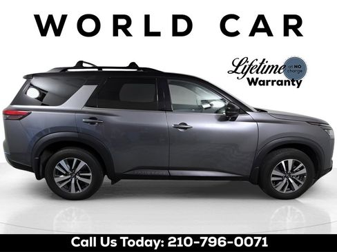 Used 2024 Nissan Pathfinder SL image 8