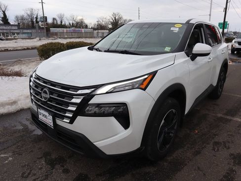 Certified 2025 Nissan Rogue SV AWD/4WD image 8