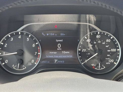 Used 2024 Nissan Titan SV w/ SV Bronze Edition Package RWD image 11