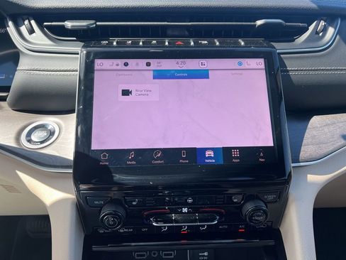 New 2025 Jeep Grand Cherokee Limited AWD/4WD image 37