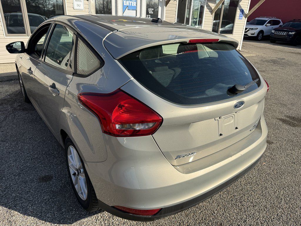 Used 2015 Ford Focus SE FWD image 4