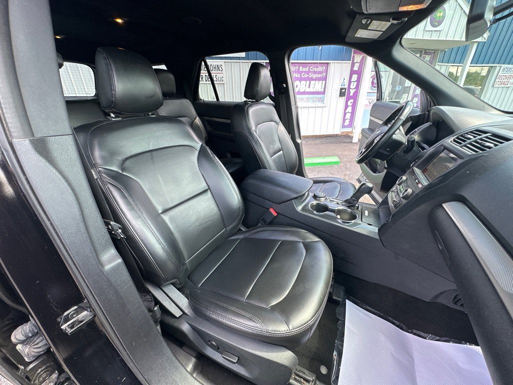 Used 2019 Ford Explorer XLT w/ Equipment Group 202A AWD/4WD image 24
