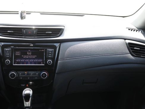 Used 2018 Nissan Rogue S AWD/4WD image 23